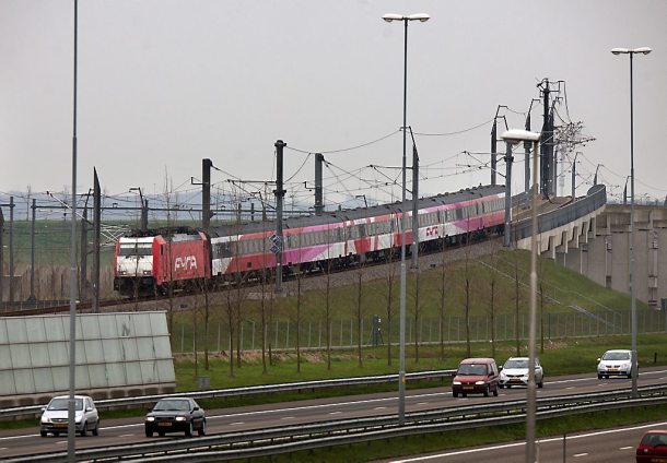 A Fyra train in The Netherlands, travelling on tracks designed specifically for a high speed rail connection between Amsterdam and Brussels. (Source: Reformatisch Dagblad, rd.nl).